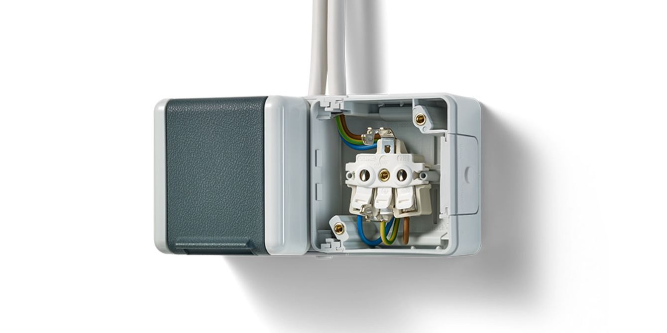 Doppelsteckdose mit Trennsteg bei Elektro Mühlbauer GmbH in Lauterhofen