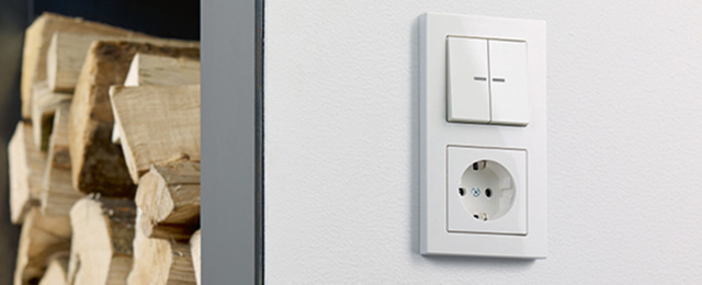 JUNG KNX Taster F 10 bei Elektro Mühlbauer GmbH in Lauterhofen