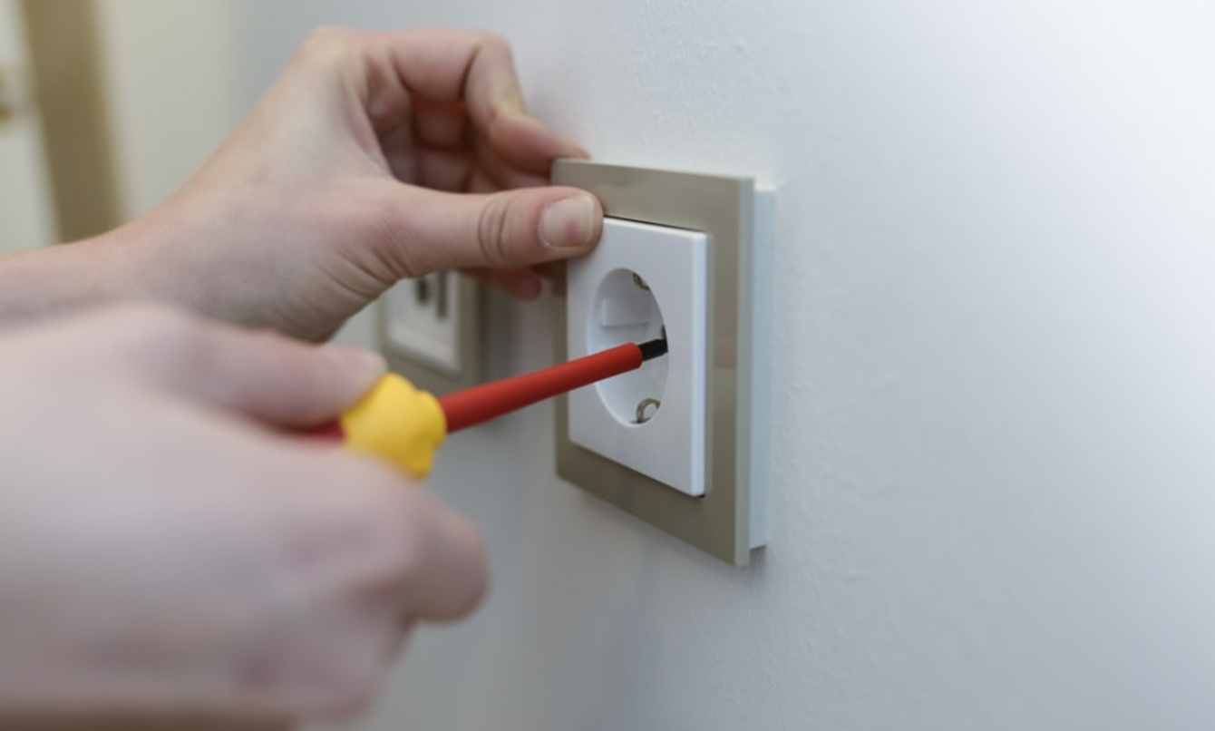 Elektro­installation bei Elektro Mühlbauer GmbH in Lauterhofen