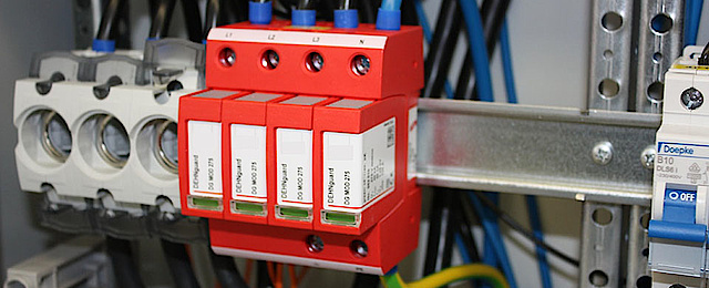 Über­spannungs­schutz bei Elektro Mühlbauer GmbH in Lauterhofen