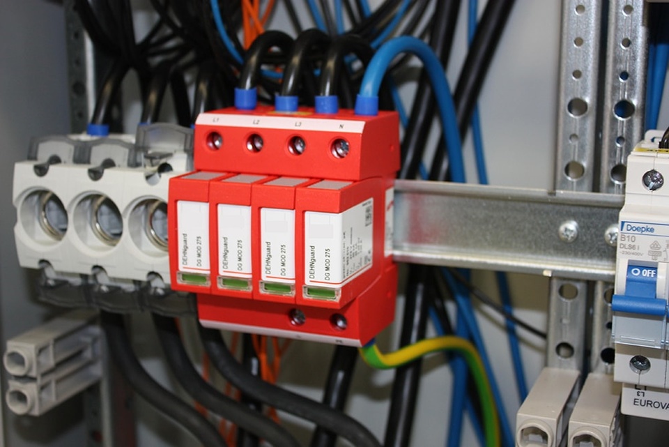 U berspannungsschutz bei Elektro Mühlbauer GmbH in Lauterhofen